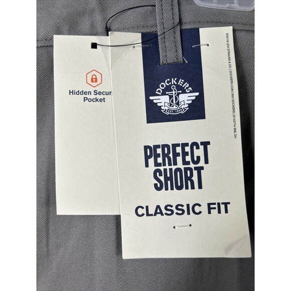 BNWT Dockers Perfect Short Classic Fit Mens 40 Gray 10" Inseam Security Pocket - Picture 2 of 14